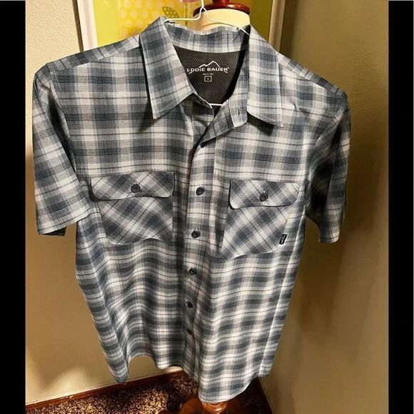 NEW Eddie Bauer Men’s Plaid Short Sleeve Button Down Shirt Size Small #MS1 - Picture 1 of 4